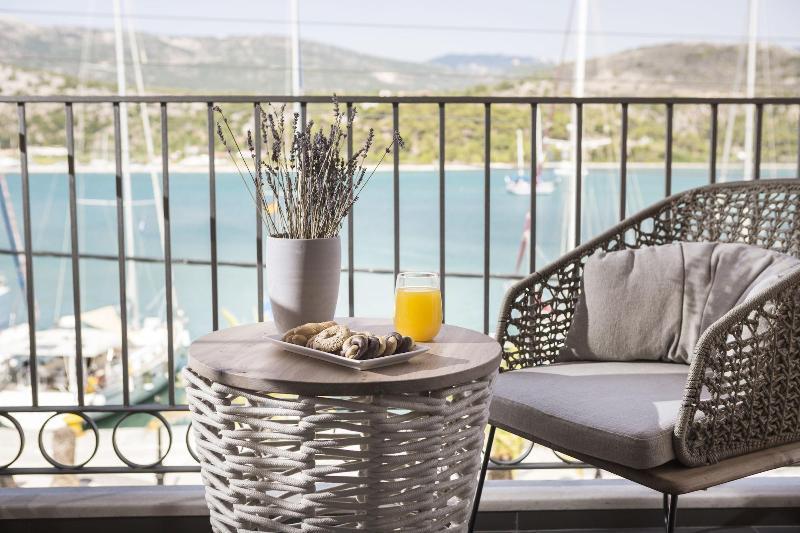 Argostoli Marina Suites ภายนอก รูปภาพ