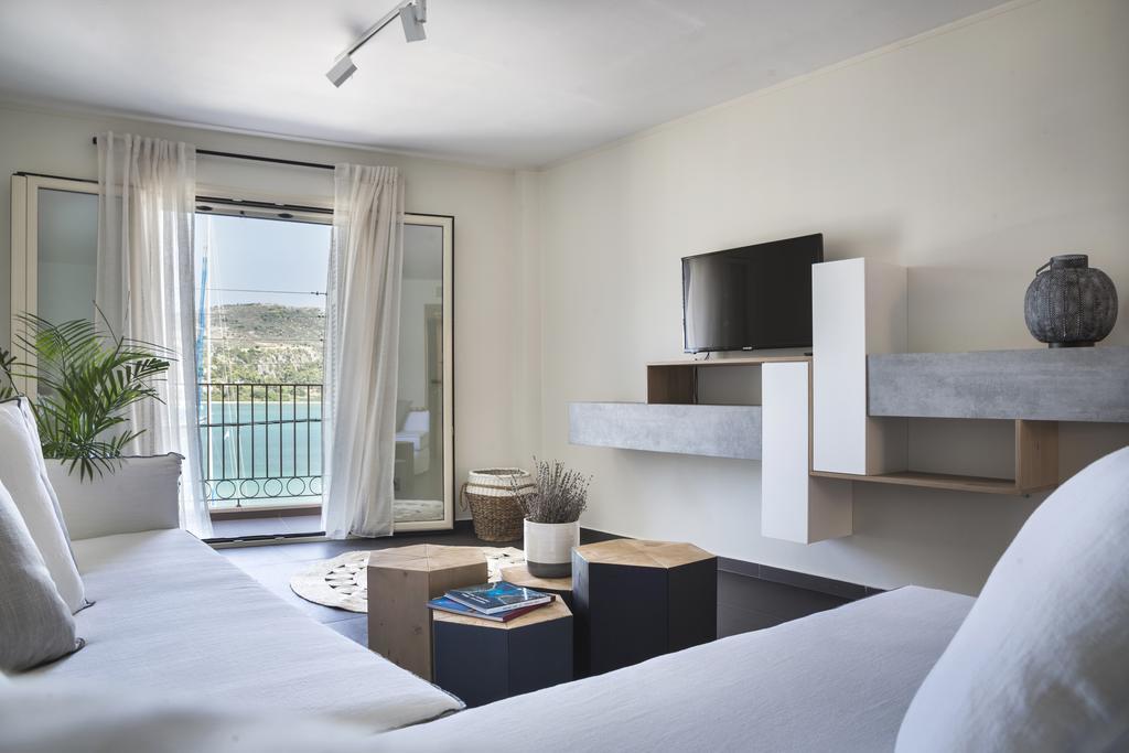 Argostoli Marina Suites ภายนอก รูปภาพ
