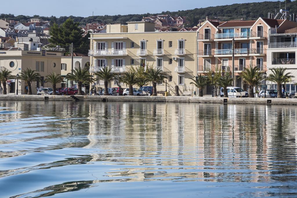 Argostoli Marina Suites ภายนอก รูปภาพ