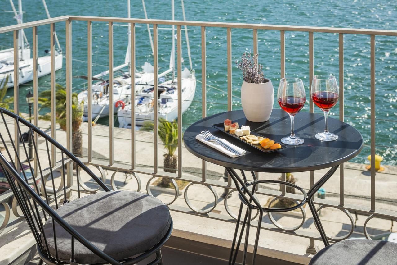 Argostoli Marina Suites ภายนอก รูปภาพ