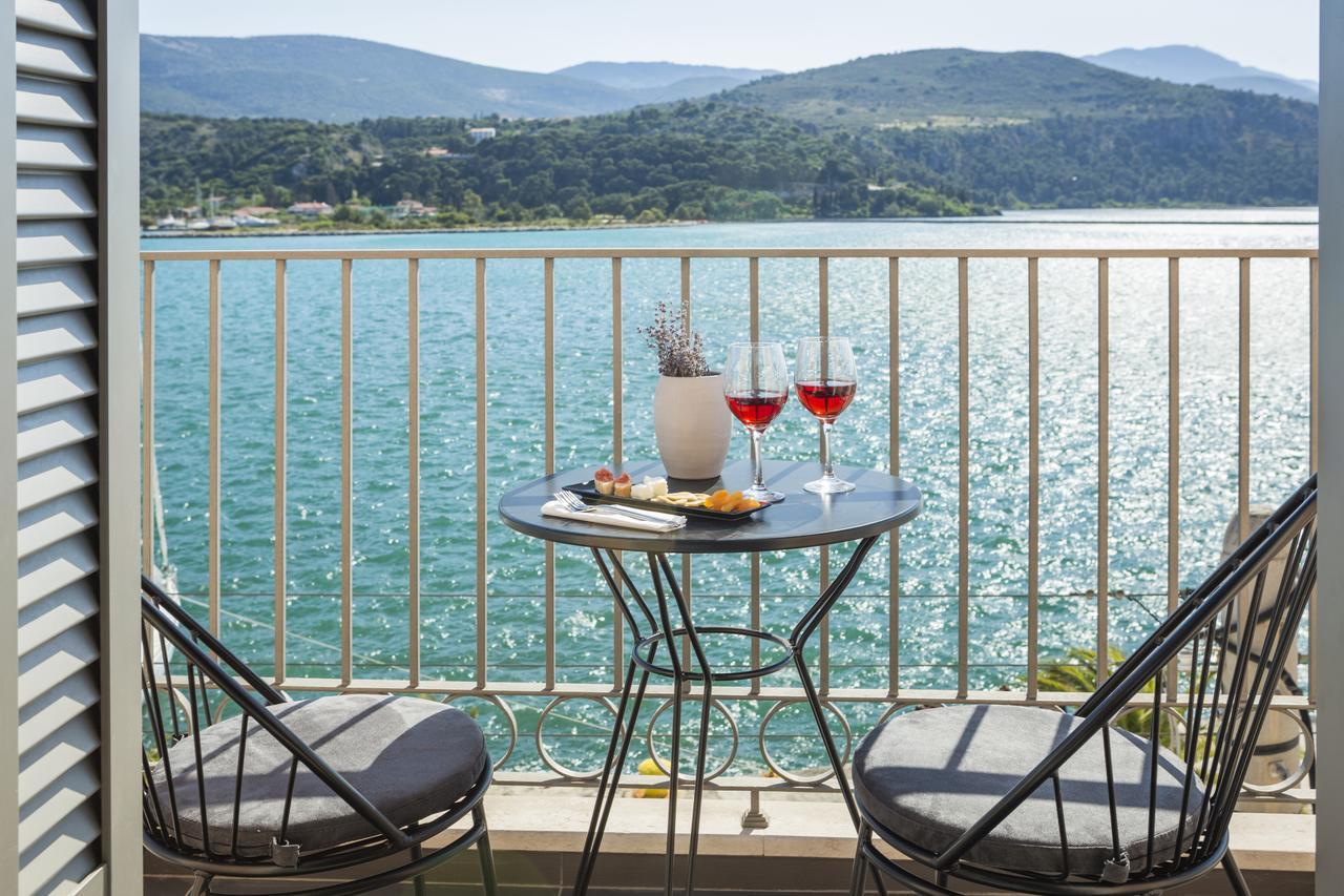 Argostoli Marina Suites ภายนอก รูปภาพ