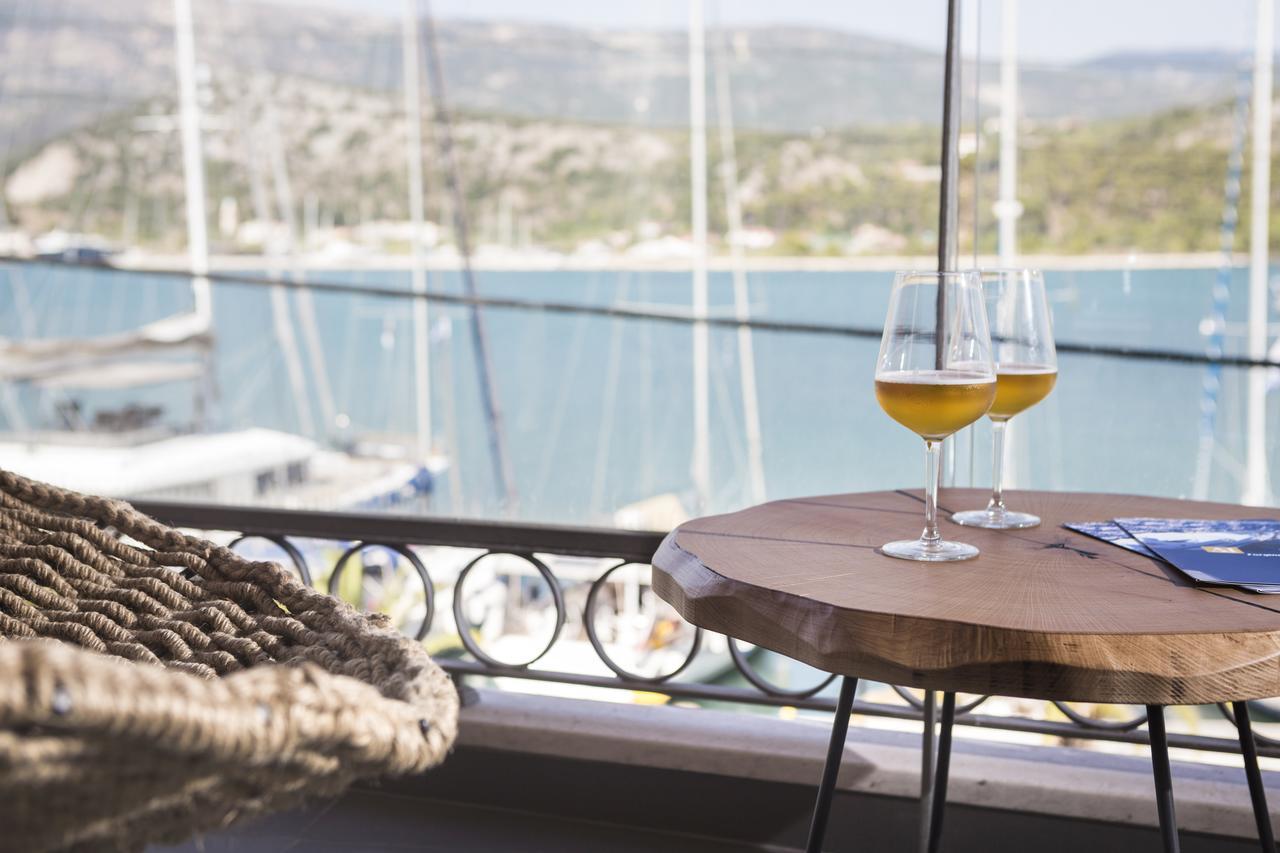 Argostoli Marina Suites ภายนอก รูปภาพ